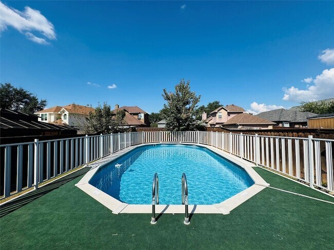 Building Photo - 2305 Buckeye Dr
