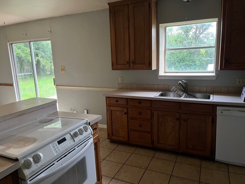 Building Photo - 4014 Mountain Vista Dr