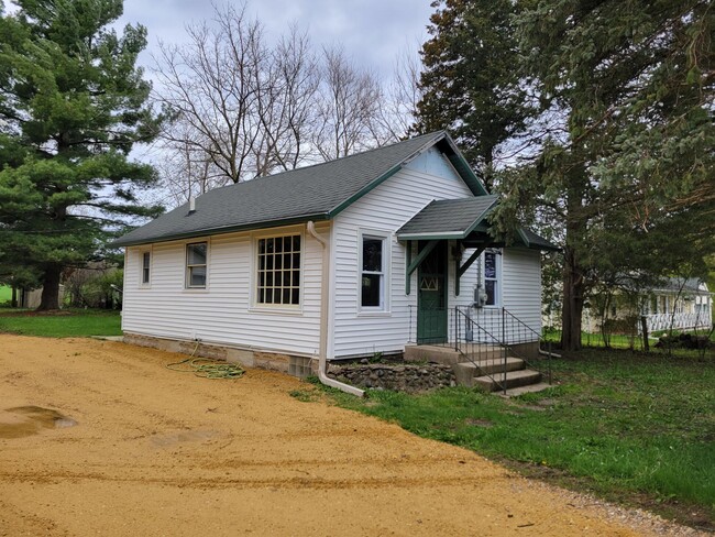 Primary Photo - 4727 Dam Rd