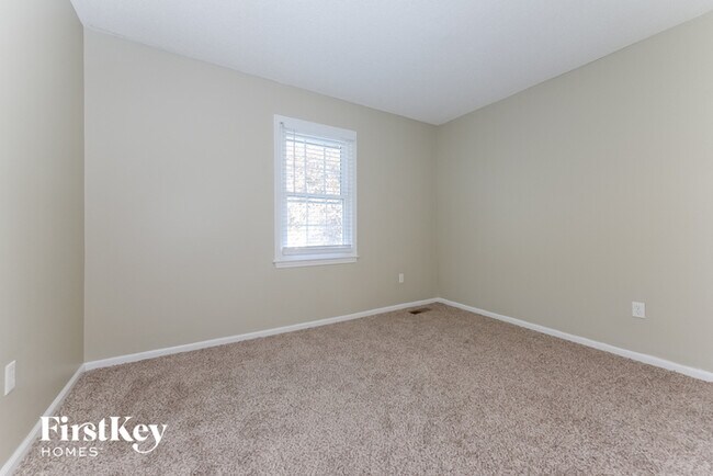 Building Photo - 1613 E Frontier Ln