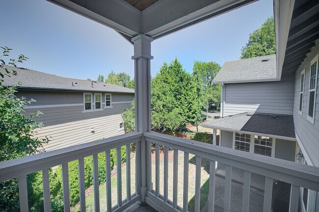 Building Photo - 3Bd/2.5Ba Redmond Home