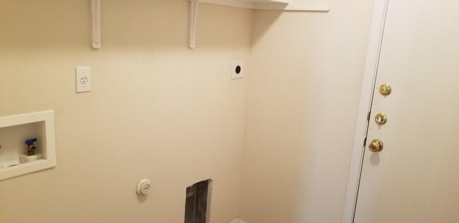 Building Photo - 207 Ponderosa Dr