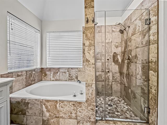 Building Photo - 605 Pheasant Knoll