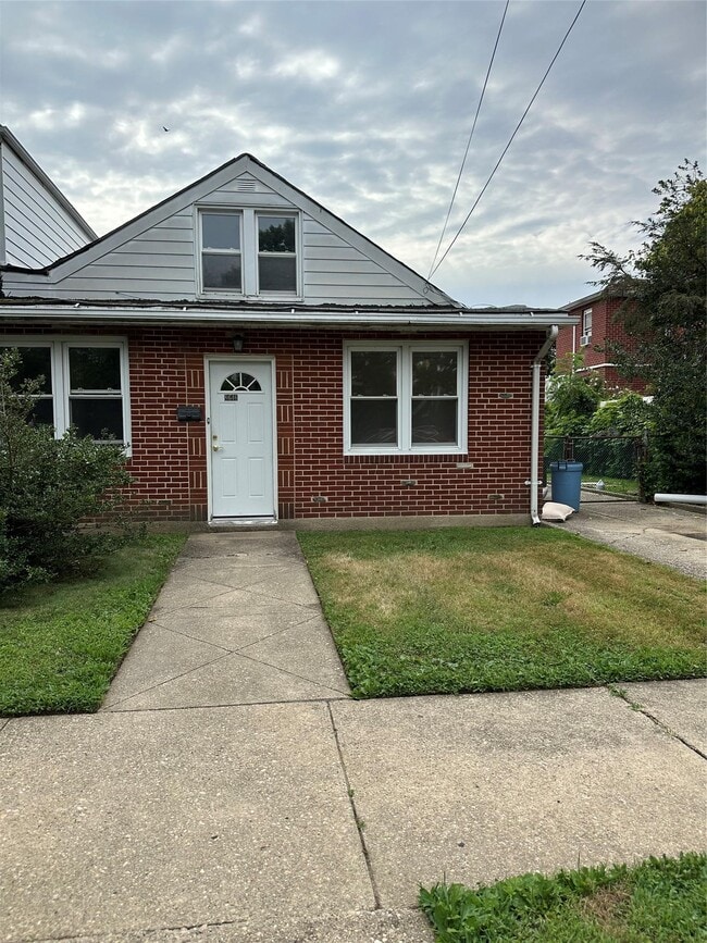 Primary Photo - 86-46 Range St
