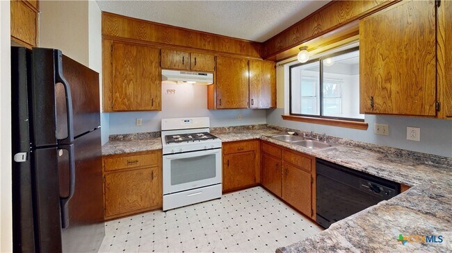 Building Photo - 1810 Gautier Ave