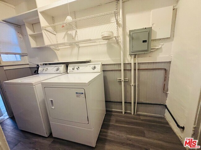 Building Photo - 1226 5th Ave