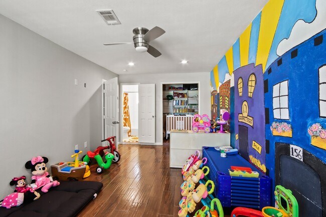 Building Photo - 5302 Treaschwig Rd