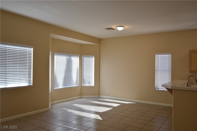 Building Photo - 1691 Home Ct
