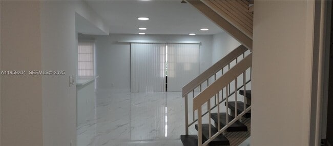 Building Photo - 9719 N New River Canal Rd