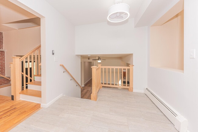 Building Photo - 1520 Traver Rd