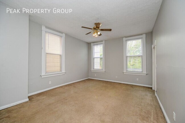 Building Photo - 2667 Bellevue Ave