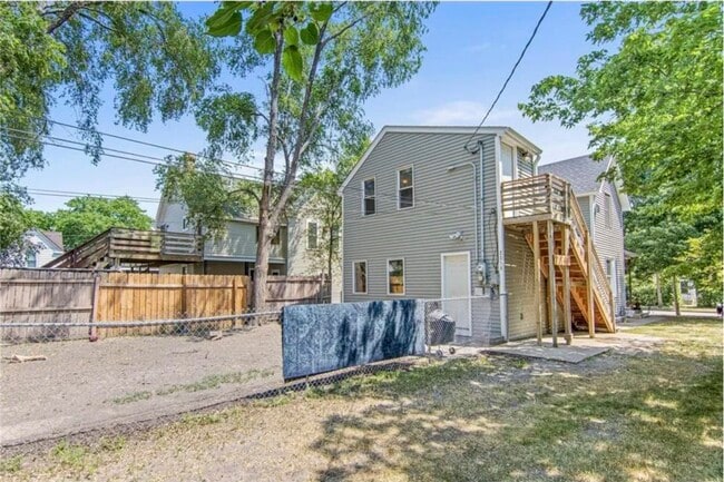 Building Photo - 2314 2nd St NE