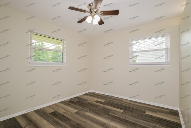 Building Photo - 830 Mullanphy Ln