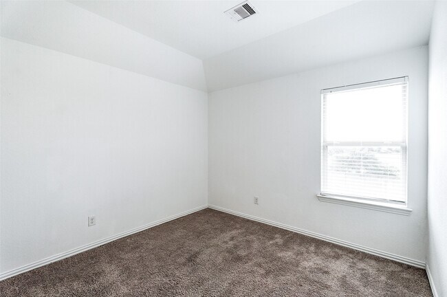 Building Photo - 9011 Beacon Mill Dr