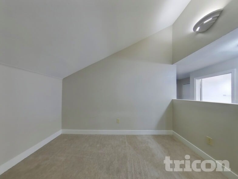 Building Photo - 6340 W Mercer Ln