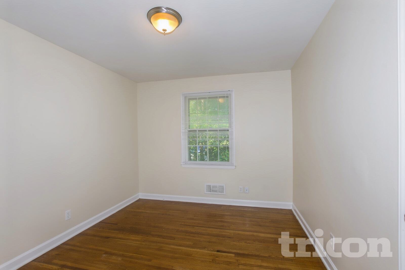 Building Photo - 4200 Gladstone Ln