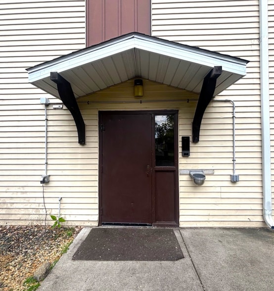 Building Photo - 523 12th Ave