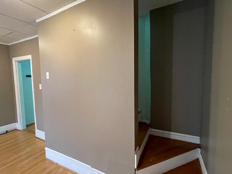 Building Photo - 741 Somerville Ave