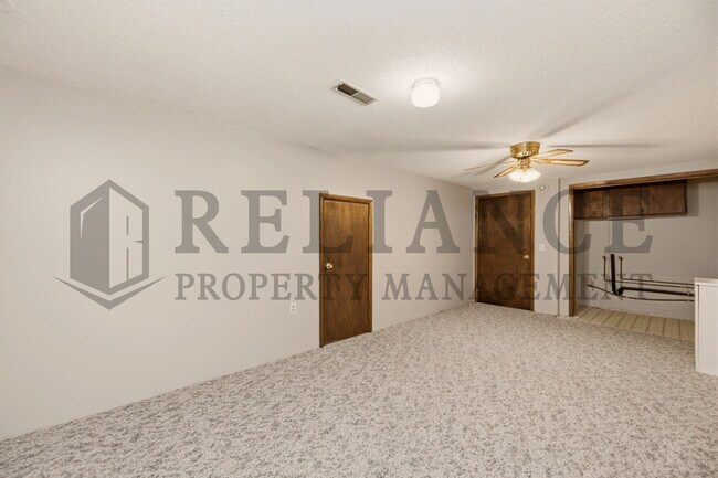 Building Photo - 428 Peach Tree Ln