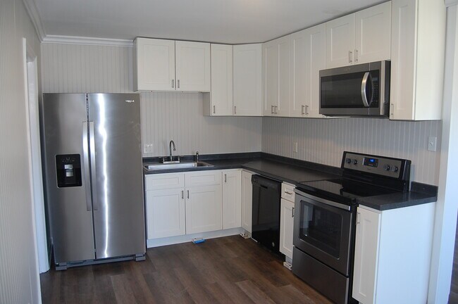 Building Photo - 4401 Nicholas Rd NW