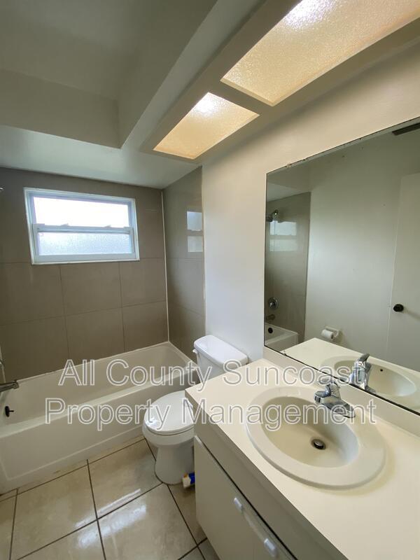 Building Photo - 503 E Curlew Pl