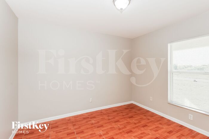 Building Photo - 517 NE 15th Terrace