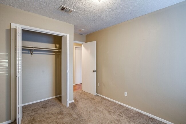 Building Photo - 1906 Beacon Way