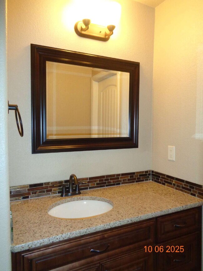 Building Photo - Exclusive community