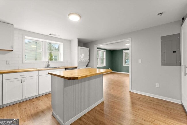 Building Photo - 212 Walker Dr
