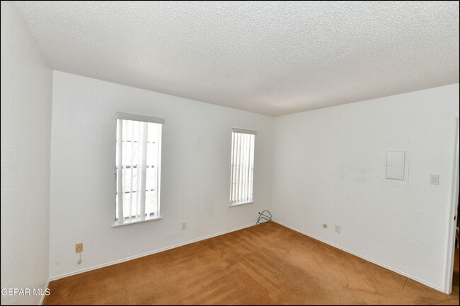 Building Photo - 6201 Escondido Dr