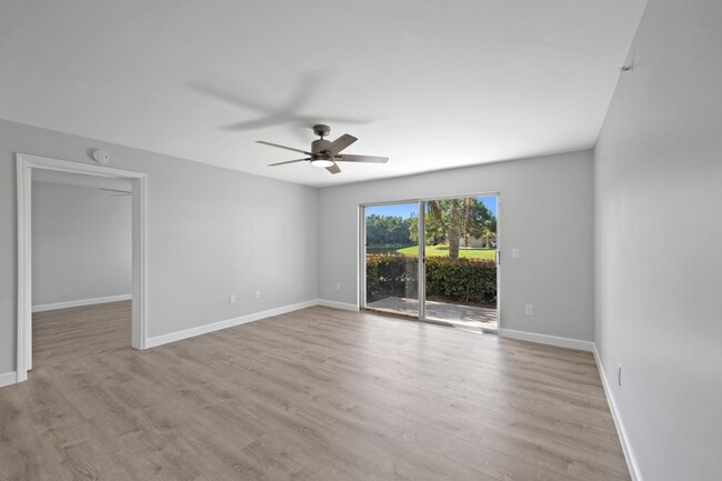 Building Photo - 500 Crestwood Ct N