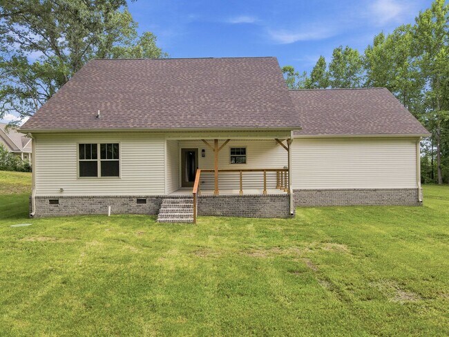 Building Photo - 211 Majestic Dr