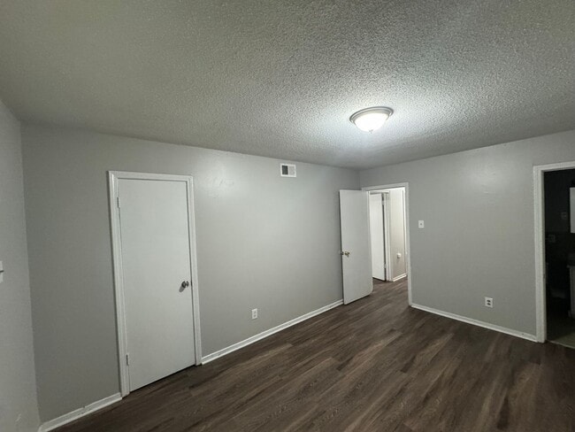 Building Photo - 3402 Sunnyfield Cove