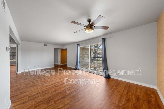 Building Photo - 303 Marquis Ln