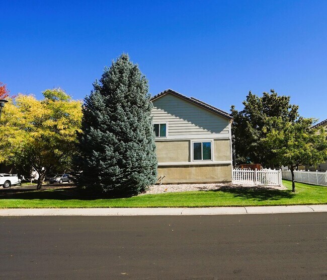 Building Photo - 3460 E 140th Ave