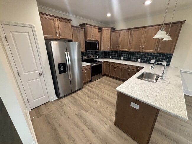 Building Photo - 127 Godwin Ln