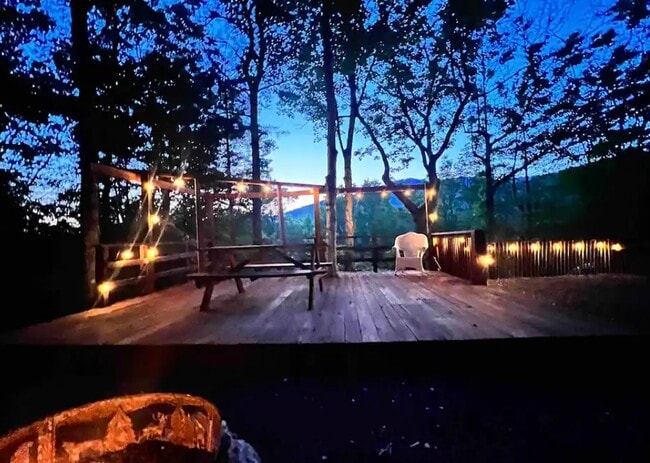 Building Photo - 84 Bear Wallow Dr