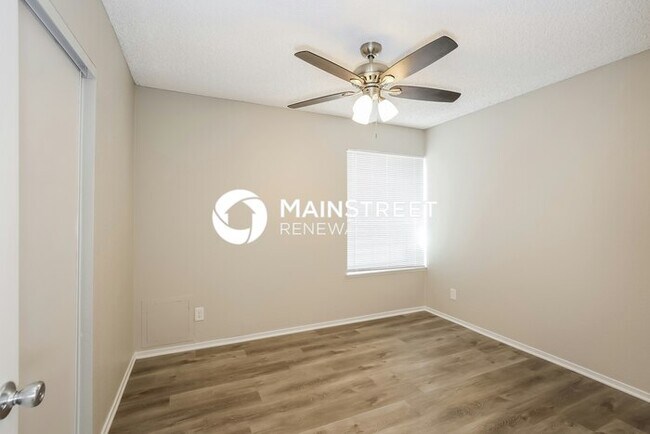 Building Photo - 3 Bedroom Pet-Friendly Home in NORTH LAS VEGAS, NV with Main Street Renewal