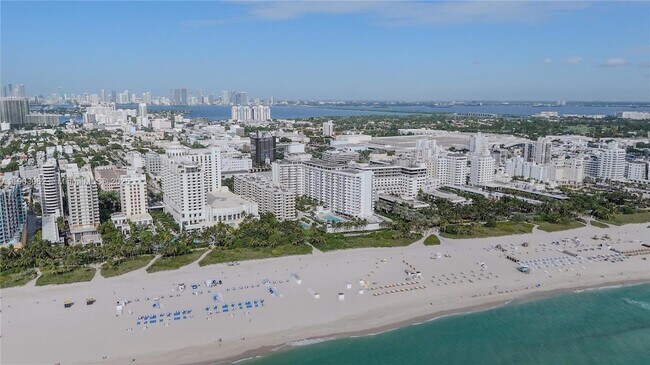 Building Photo - 100 Lincoln Rd