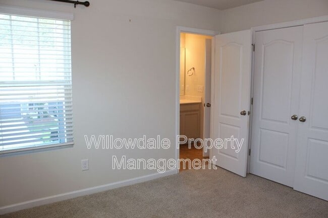 Building Photo - 1132 Chestnut Bluff Run