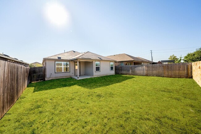 Building Photo - 3-Bed, 2-Bath Sanctuary Where Comfort Meets Charm