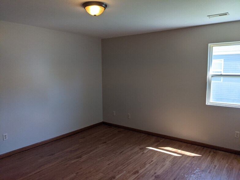 Building Photo - 1302 S. Sedgwick St.