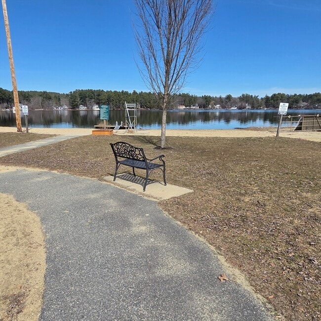 Building Photo - 2 Hedgeway St