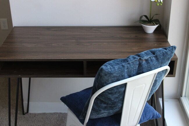 Building Photo - 4415 Lincoln Way