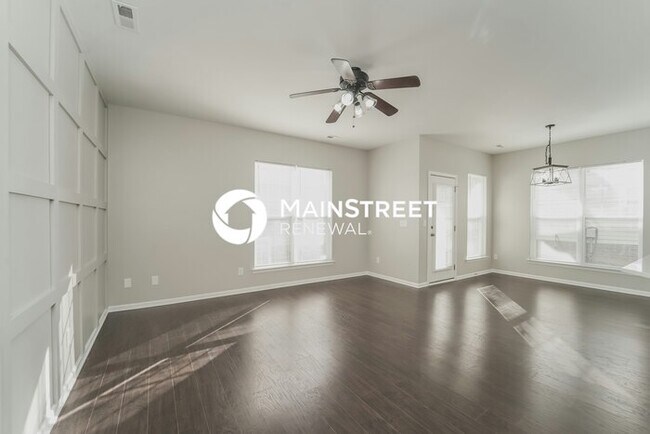 Building Photo - 3 Bedroom Pet-Friendly Home in MOORESVILLE, NC with Main Street Renewal