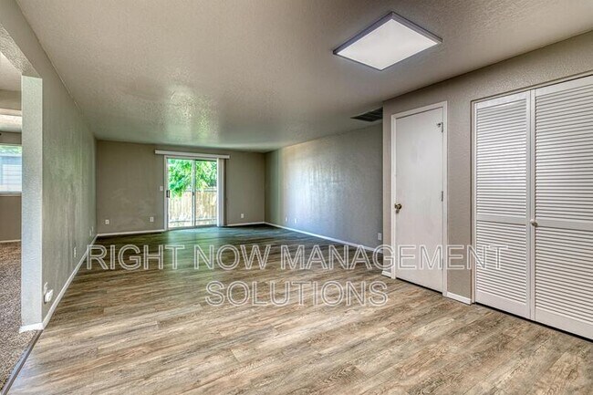 Building Photo - 2776 Reno Way