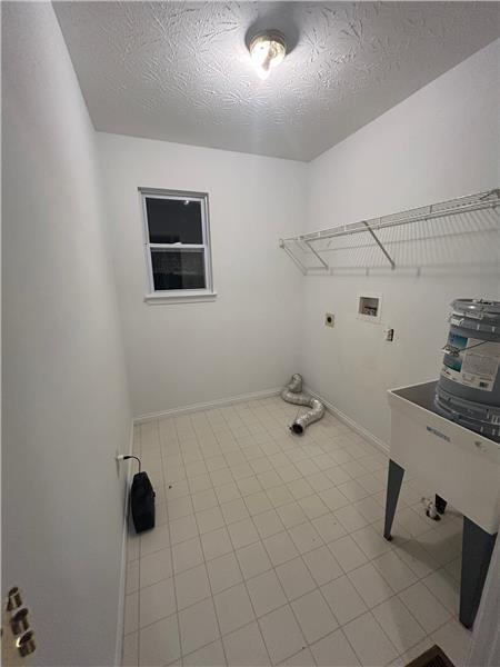 Building Photo - 580 Rosebud Cir