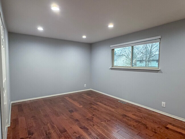 Building Photo - 17127 38th Ave W