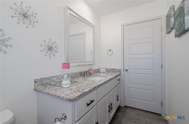 Building Photo - 765 Freedom Cir
