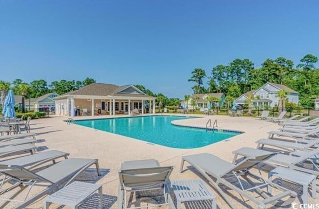 Building Photo - 1592 Buckingham Ave